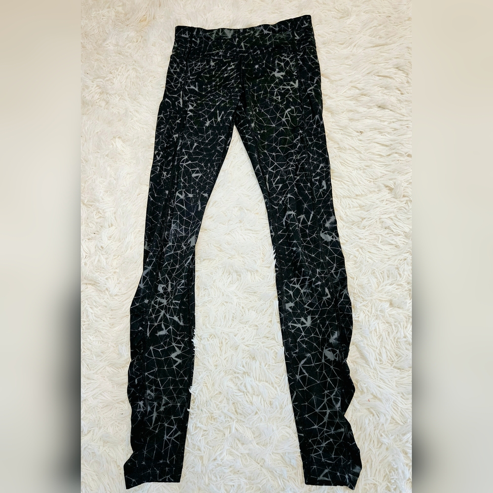 Lululemon black rouched leggings